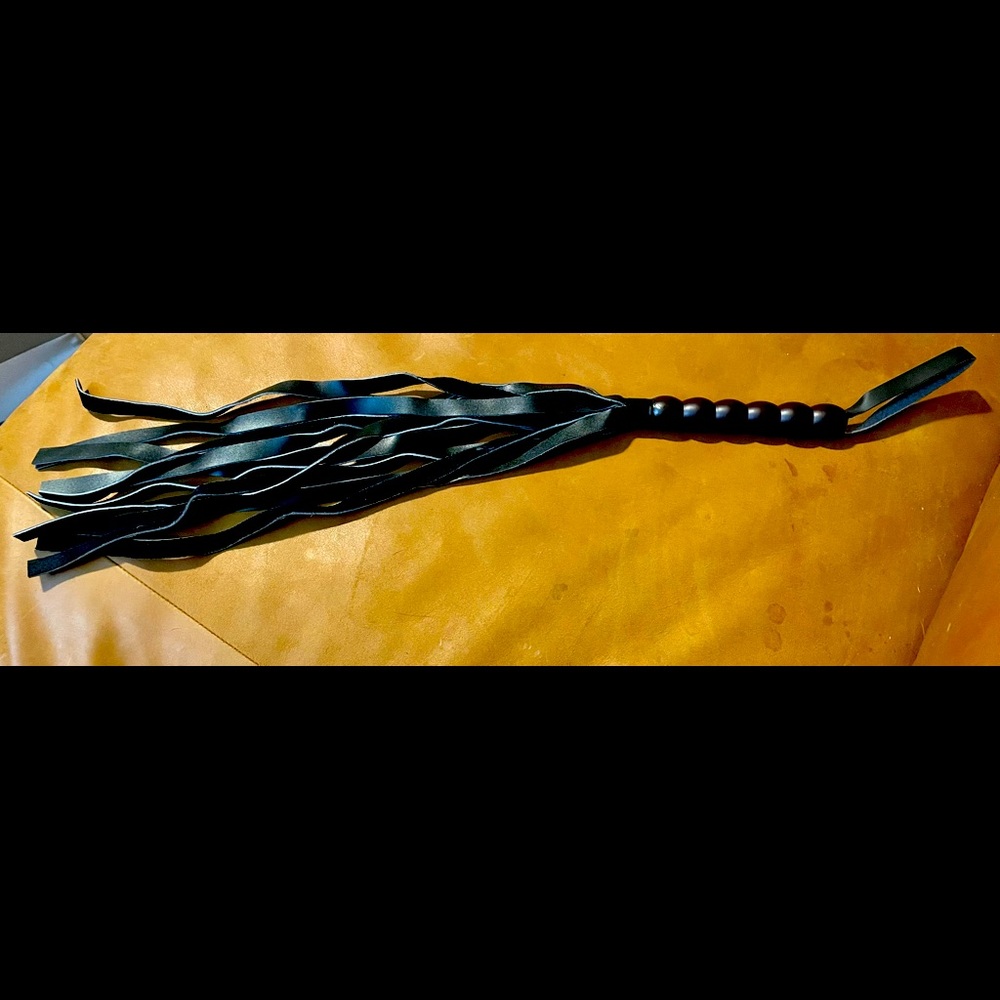 New, flogger,leather Whip with wooden 6 inch handle , 17 in cow hide strips
